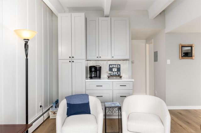 370 E La Bonte Street E photo 10