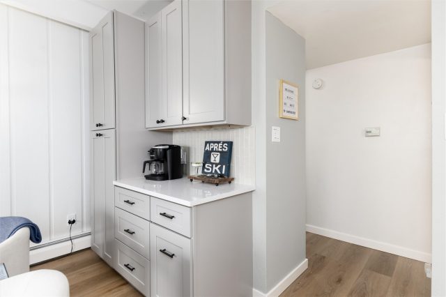 370 E La Bonte Street E photo 11