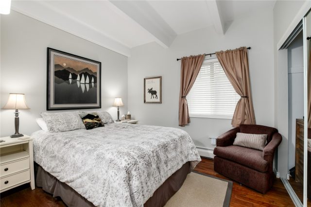 370 E La Bonte Street E photo 18