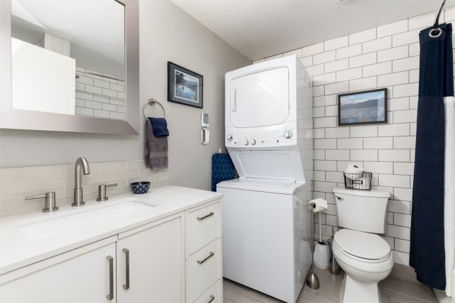 370 E La Bonte Street E photo 20