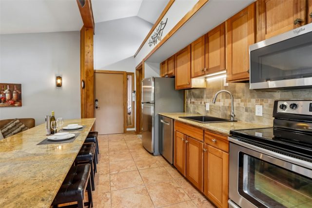1080 Ski Hill Road 9 photo 7