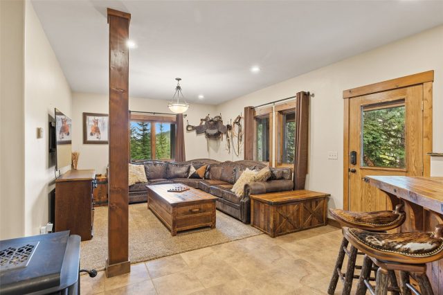 861 High Point Drive photo 34