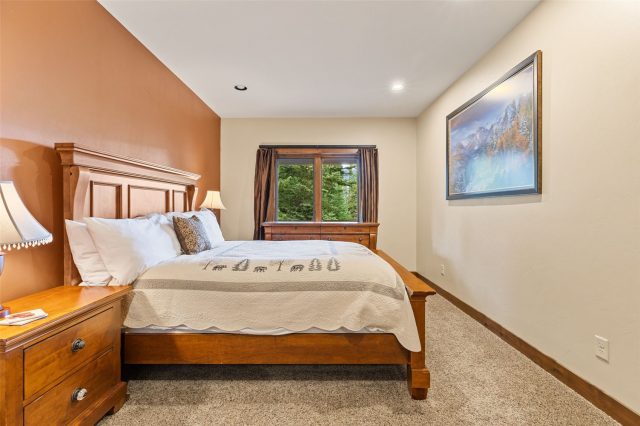 861 High Point Drive photo 37