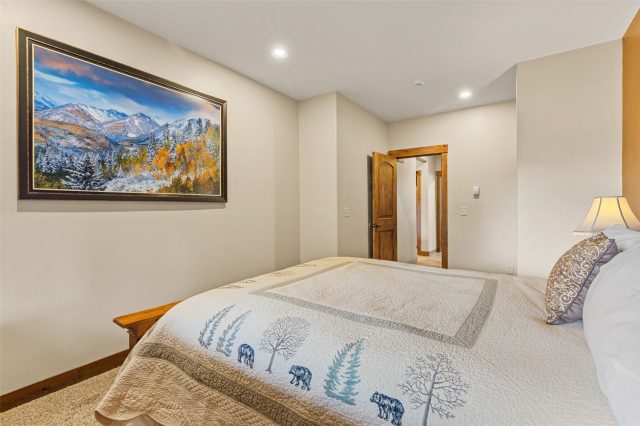 861 High Point Drive photo 38
