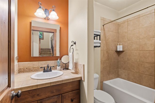 861 High Point Drive photo 41