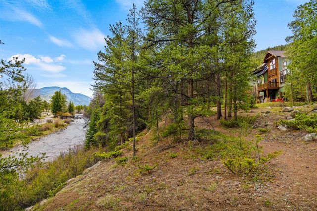 Condo in Seasons At Keystone Condo, Keystone — photo 1 Condo in Seasons At Keystone Condo, Keystone, CO — photo 1 (MLS S1069120)