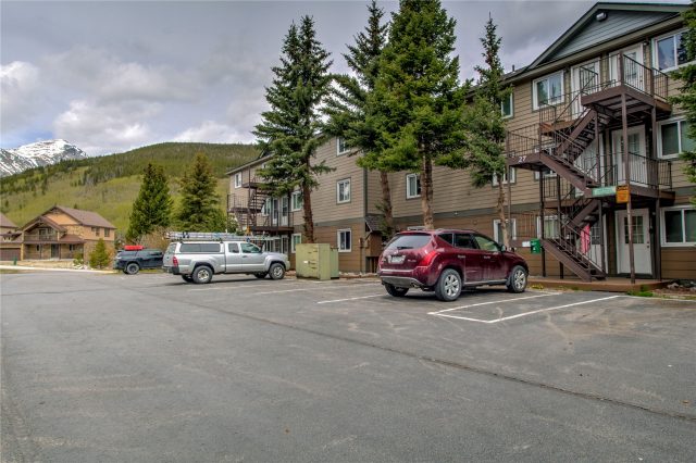 27 Peaks View Court 123 photo 38