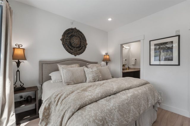 930 Blue River Parkway 636 photo 20