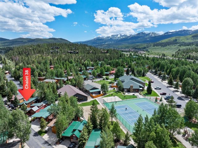 Mobile Home in Tiger Run Resort Park Sub, Breckenridge — photo 4 Mobile Home in Tiger Run Resort Park Sub, Breckenridge, CO — photo 4 (MLS S1069150)
