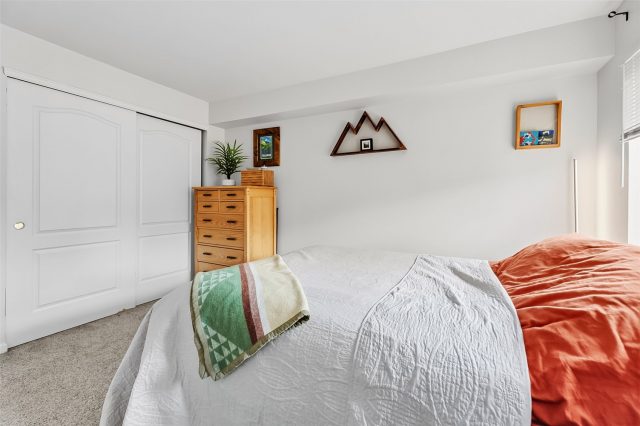 283 Pelican Circle 1706 photo 18