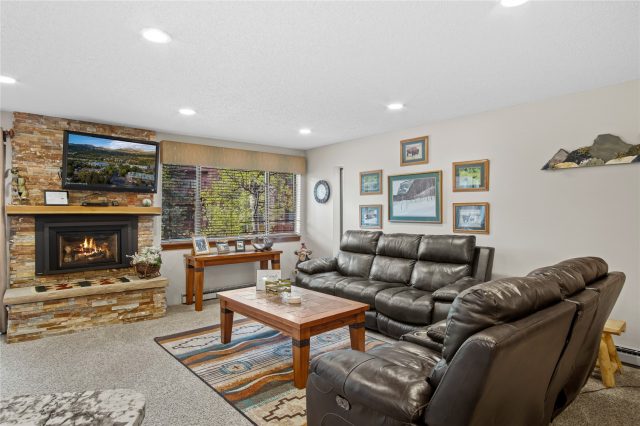 Condo in Pine Ridge Condo, Breckenridge — photo 4 Condo in Pine Ridge Condo, Breckenridge, CO — photo 4 (MLS S1069154)