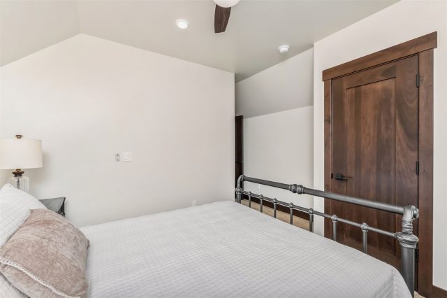 15 W Baron Way photo 26