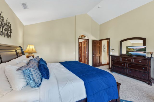 56 Burntwood Lane photo 24