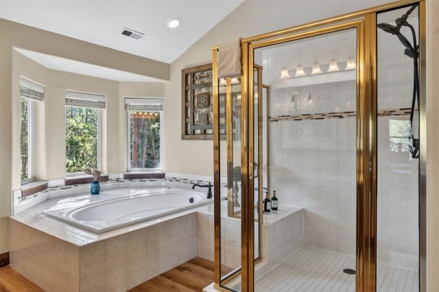 56 Burntwood Lane photo 27