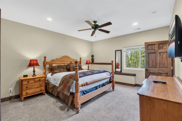 56 Burntwood Lane photo 32