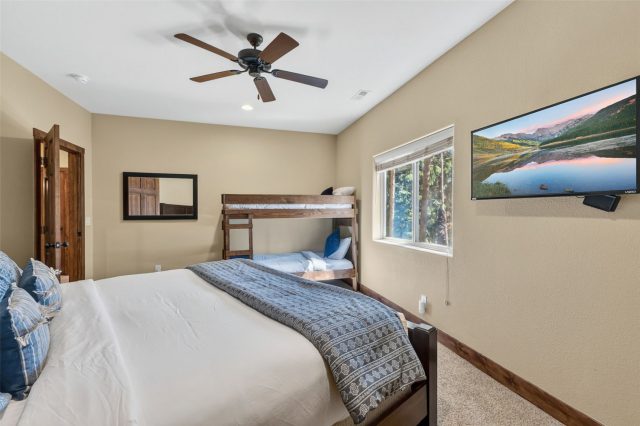 56 Burntwood Lane photo 36