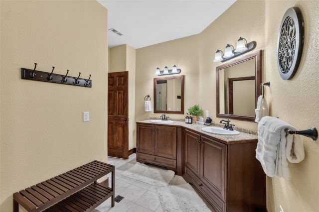 56 Burntwood Lane photo 37