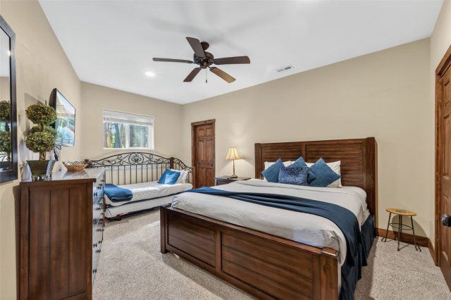 56 Burntwood Lane photo 40