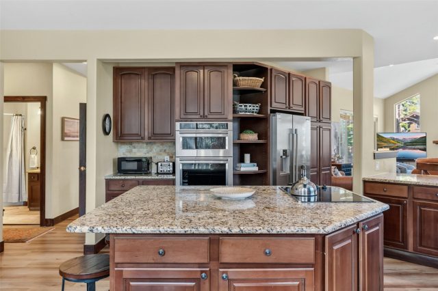 56 Burntwood Lane photo 8