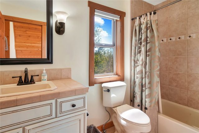 419 D Road photo 20