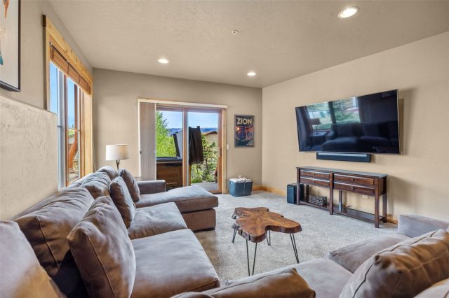 17 Laredo Drive 17 photo 35