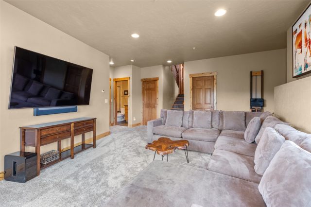 17 Laredo Drive 17 photo 38