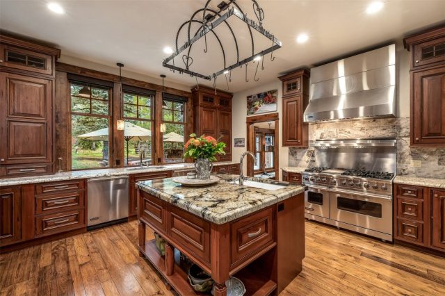 215 Royal Tiger Road photo 12