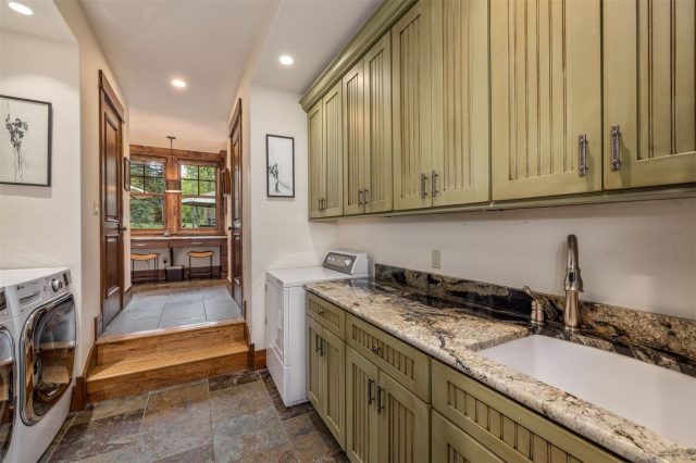 215 Royal Tiger Road photo 21