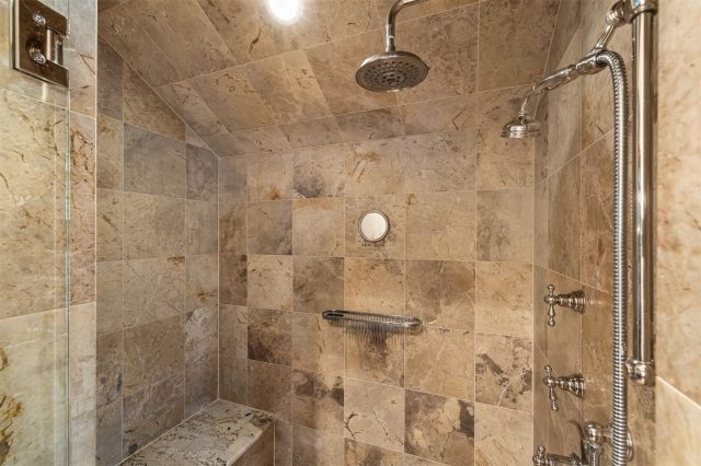215 Royal Tiger Road photo 26