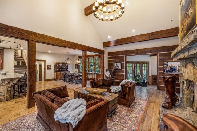 215 Royal Tiger Road photo 9