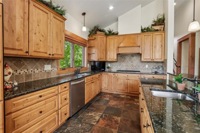 112 Talon Circle photo 8