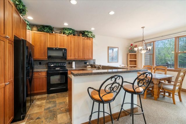 75 Linden Lane 39b photo 10