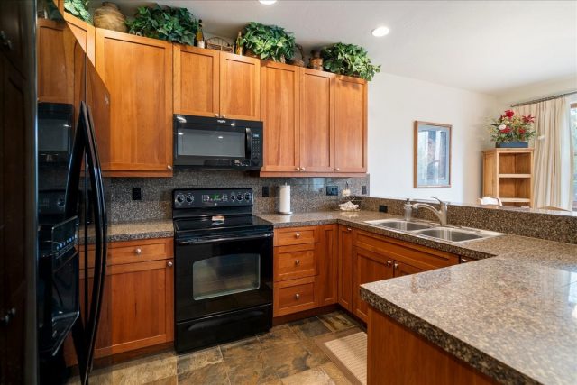 75 Linden Lane 39b photo 11