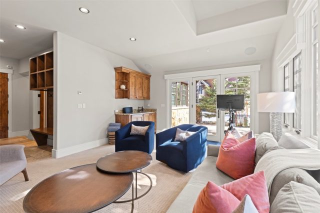 21 Regent Drive photo 36