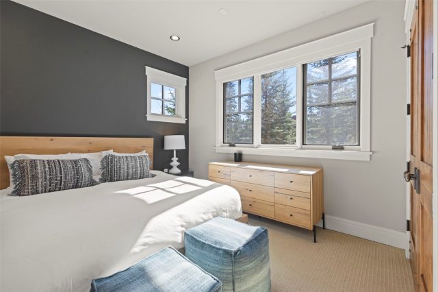 21 Regent Drive photo 43