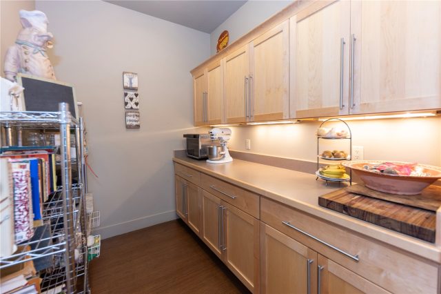 354 Ensign Drive photo 13