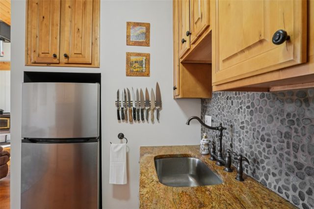 Townhome in Woodglen Condo, Breckenridge — photo 3 Townhome in Woodglen Condo, Breckenridge, CO — photo 3 (MLS S1069229)