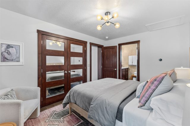 308 N French Street 1 photo 15