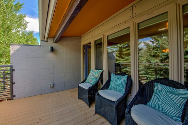 304 S High Street 4 photo 10