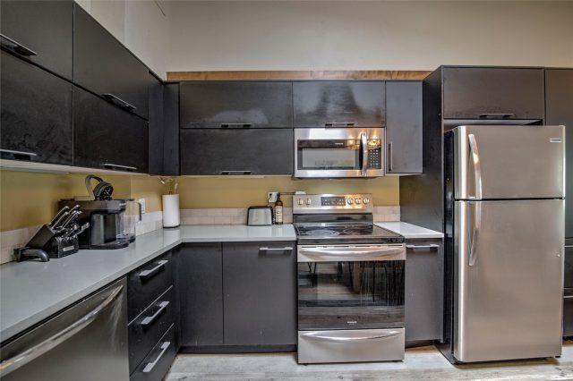 304 S High Street 4 photo 15