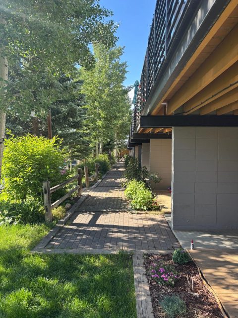 304 S High Street 4 photo 27