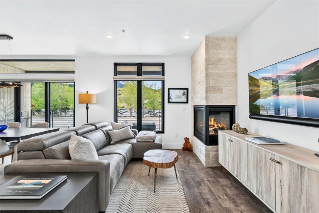 740 Blue River Parkway B21 photo 19