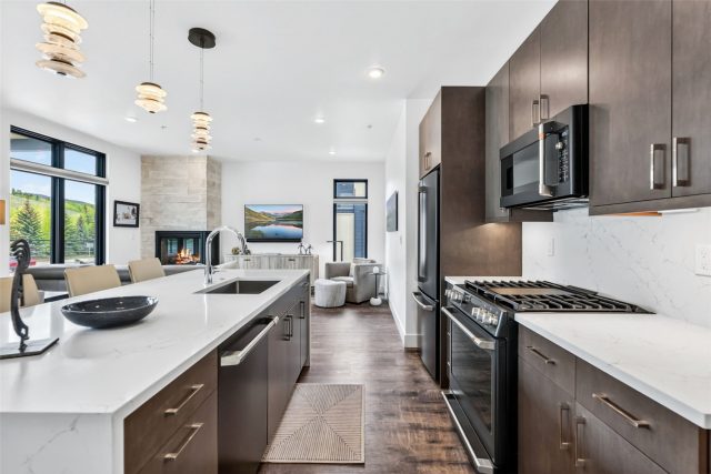 740 Blue River Parkway B21 photo 9