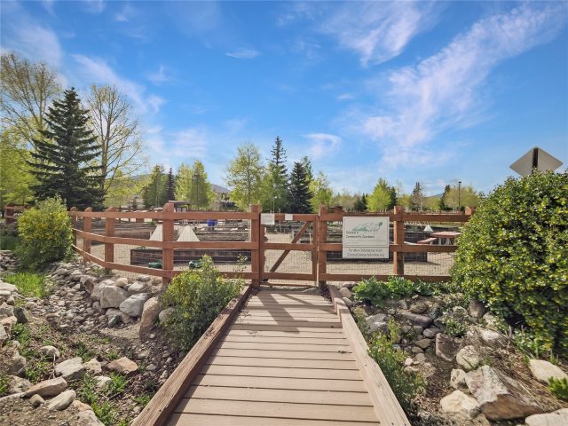740 Blue River Parkway E10 photo 32