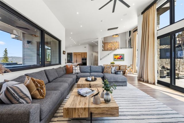 175 Protector Place photo 10