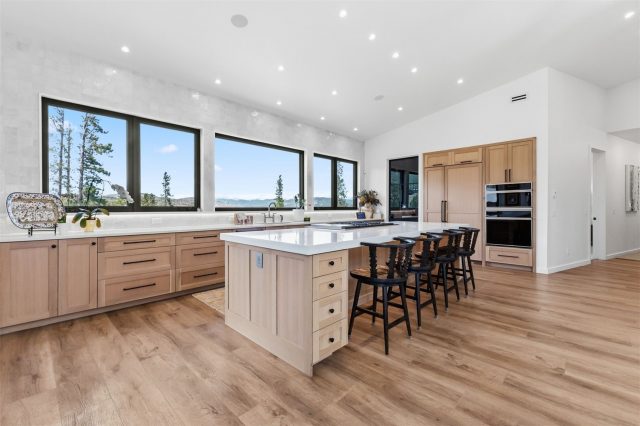 175 Protector Place photo 13