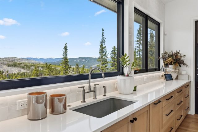 175 Protector Place photo 14