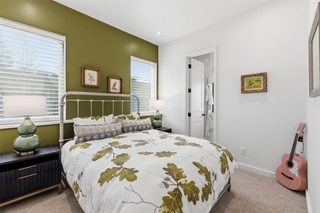 175 Protector Place photo 34