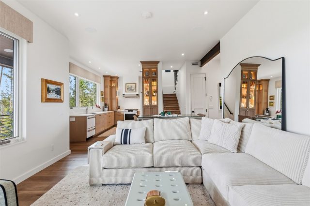 175 Protector Place photo 40