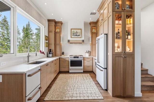 175 Protector Place photo 41